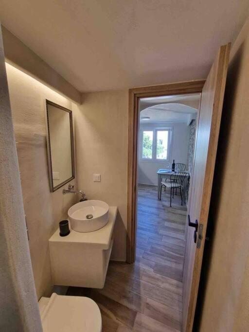 Sofia'S Cozy Traditional Studio Downtown Apartment Naxos City ภายนอก รูปภาพ